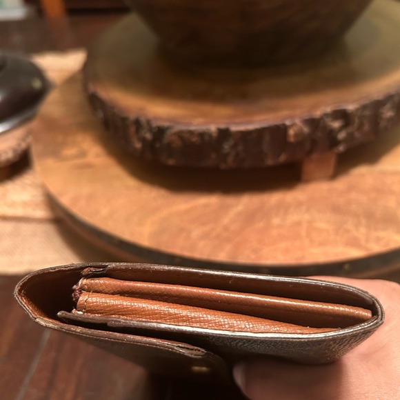 Authentic Louis Vuitton Monogram Portefeiulle Sarah long bifold wallet. - Picture 5 of 15